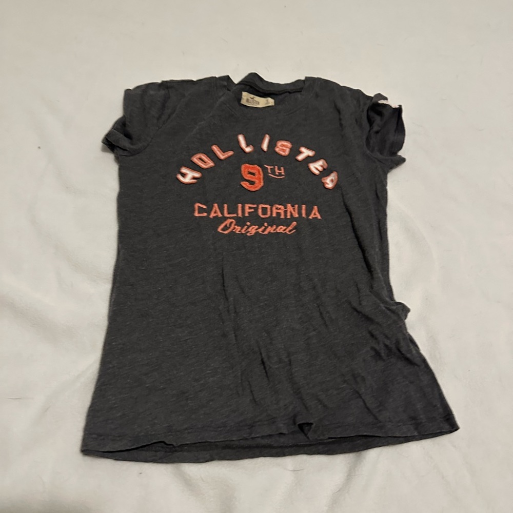 Hollister top